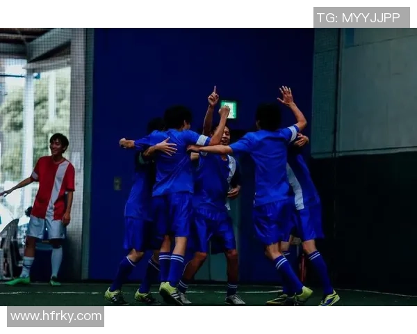 青少年足球场的成长与发展探索促进健康生活方式与团队精神培养